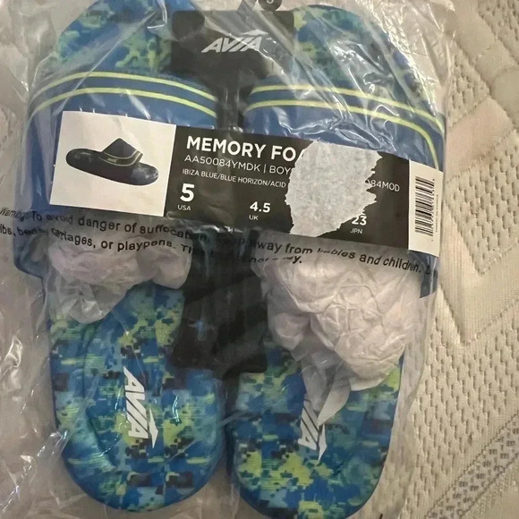 Avia kids slides new in bag size 5 - Picture 1 of 6